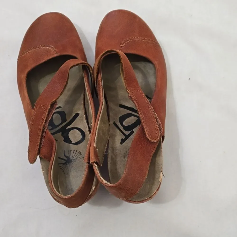 OTBT  SHOES SIZE 7.5
